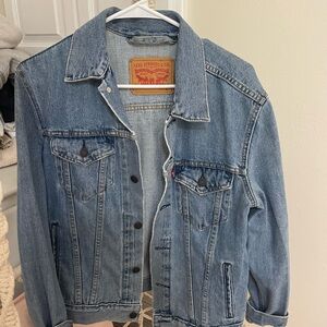 levi’s denim jacket